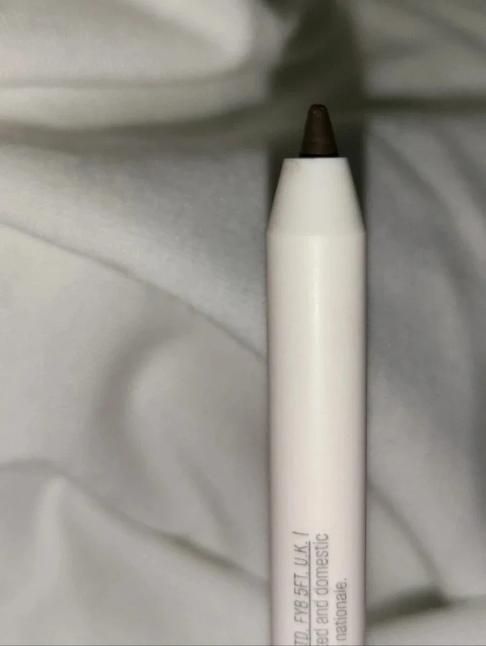 R.E.M. Beauty lot beauty